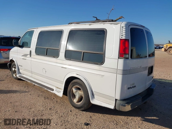 1998 GMC Savana Cargo Van YF7 with VIN 1GDFG15R3W1106752, listed as a IAAI auction lot 41728371 with 272,766 mi miles. Bid and sale history available at carsss.com. Image 3.