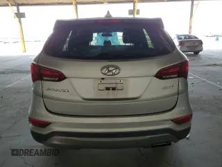 2017 Hyundai Santa Fe 2.4L z VIN 5XYZT3LB7HG495591, wystawiony jako Copart lot #58446915 z przebiegiem Nie podano mil oraz Czysty tytuł • Clean title. Historia ofert i sprzedaży dostępna na DreamBid. Obrazek 6.
