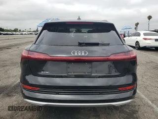 2019 Audi e-tron Premium Plus с VIN WA1LABGE4KB021801, выставлен на аукционе Copart как лот 59353315 с пробегом 59 215 миль миль и Списание • Salvage title. История ставок и продаж доступна на DreamBid. Изображение 6.