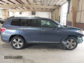 2011 Toyota Highlander Limited with VIN 5TDYK3EH8BS026066, listed as a IAAI auction lot 42646319 with 118,317 mi miles and . Bid and sale history available at DreamBid. Image 13.