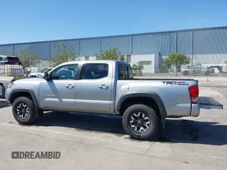 2016 Toyota Tacoma SR5 z VIN 3TMAZ5CNXGM019256, wystawiony jako IAAI lot #42294477 z przebiegiem 123 680 mil mil oraz . Historia ofert i sprzedaży dostępna na DreamBid. Obrazek 14.