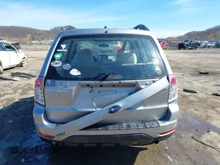 2010 Subaru Forester 2.5X with VIN JF2SH6BC5AH763339, listed as a IAAI auction lot 41683194 with 39,301 mi miles. Bid and sale history available at carsss.com. Image 16.
