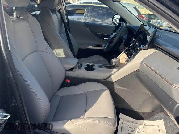 2024 Toyota Venza LE with VIN JTEAAAAH2RJ181617, listed as a Copart auction lot 77784994 with 1,371 mi miles and Clean Title. Bid and sale history available at carsss.com. Image 5.