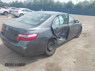 2008 Toyota Camry LE z VIN 4T4BE46K98R013524, wystawiony jako IAAI lot #42234537 z przebiegiem Nie podano mil oraz . Historia ofert i sprzedaży dostępna na DreamBid. Obrazek 4.