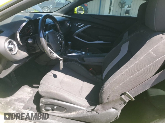 2019 Chevrolet Camaro 1LT z VIN 1G1FA1RX3K0155165, wystawiony jako Copart lot #52343325 z przebiegiem 54 665 mil mil oraz Szkoda całkowita • Salvage title. Historia ofert i sprzedaży dostępna na DreamBid. Obrazek 7.