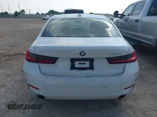 2025 BMW 3 Series 330i with VIN 3MW69CW03S8E96913, listed as a IAAI auction lot 41962302 with 13,154 mi miles and . Bid and sale history available at carsss.com. Image 16.