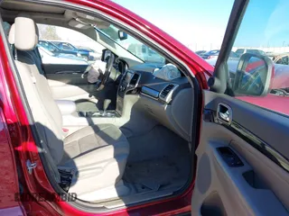 2013 Jeep Grand Cherokee Laredo with VIN 1C4RJEAG3DC631987, listed as a IAAI auction lot 41240182 with 186,193 mi miles. Bid and sale history available at carsss.com. Image 5.