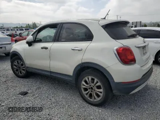 2016 FIAT 500X Easy z VIN ZFBCFYBT8GP370411, wystawiony jako Copart lot #54618035 z przebiegiem 273 393 mil mil oraz Czysty tytuł • Clean title. Historia ofert i sprzedaży dostępna na DreamBid. Obrazek 2.