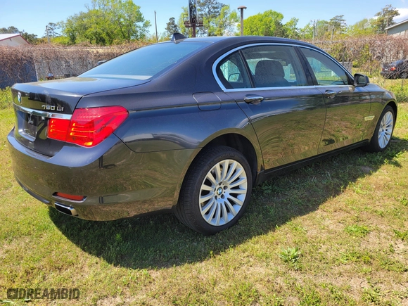 2011 BMW 7 Series 750Li xDrive with VIN WBAKC8C53BC432134, listed as a IAAI auction lot 42031980 with 178,018 mi miles. Bid and sale history available at carsss.com. Image 4.
