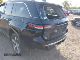 2024 Jeep Grand Cherokee с VIN 1C4RJYB61RC713750, выставлен на аукционе IAAI как лот 42149409 с пробегом 9 931 миль миль и . История ставок и продаж доступна на DreamBid. Изображение 18.