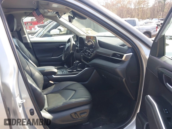 2023 Toyota Highlander L z VIN 5TDKDRBH6PS044676, wystawiony jako IAAI lot #42094125 z przebiegiem 102 903 mil mil oraz . Historia ofert i sprzedaży dostępna na DreamBid. Obrazek 5.