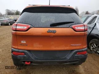2015 Jeep Cherokee Trailhawk z VIN 1C4PJMBS7FW704980, wystawiony jako Copart lot #70334472 z przebiegiem 127 562 mil mil oraz Szkoda całkowita • Salvage title. Historia ofert i sprzedaży dostępna na DreamBid. Obrazek 6.