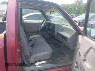 1996 Dodge Dakota z VIN 1B7FL26P3TS551971, wystawiony jako IAAI lot #42441145 z przebiegiem 131 063 mil mil oraz . Historia ofert i sprzedaży dostępna na DreamBid. Obrazek 5.