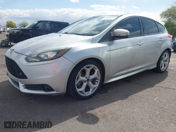 2014 Ford Focus ST with VIN 1FADP3L94EL422471, listed as a IAAI auction lot 41950492 with 80,440 mi miles and . Bid and sale history available at carsss.com. Image 2.