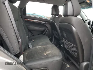 2014 Kia Sorento LX z VIN 5XYKT4A79EG480012, wystawiony jako Copart lot #80618754 z przebiegiem 213 740 mil mil oraz Czysty tytuł • Clean title. Historia ofert i sprzedaży dostępna na DreamBid. Obrazek 11.