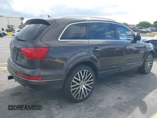 2011 Audi Q7 3.0L TDI Prestige with VIN WA1VMAFE0BD008205, listed as a IAAI auction lot 41692958 with 127,901 mi miles. Bid and sale history available at carsss.com. Image 4.