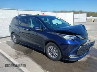 2021 Toyota Sienna XLE z VIN 5TDJRKEC2MS023873, wystawiony jako IAAI lot #42007925 z przebiegiem 75 909 mil mil oraz . Historia ofert i sprzedaży dostępna na DreamBid. Obrazek 1.