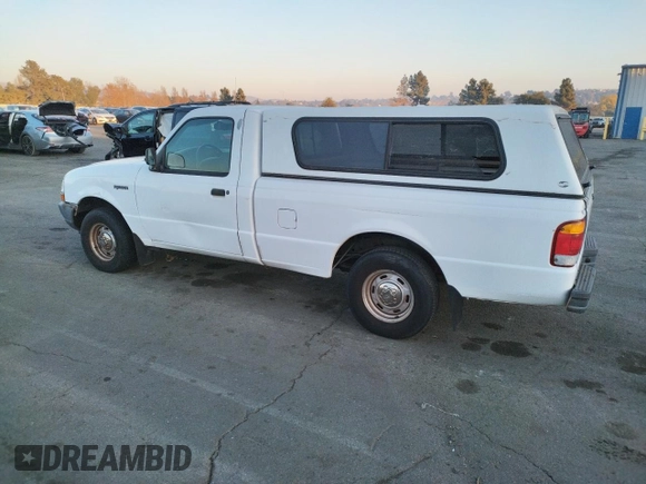 1999 Ford Ranger XL with VIN 1FTYR10V4XUB32661, listed as a Copart auction lot 83122484 with 105,798 mi miles and Clean Title. Bid and sale history available at carsss.com. Image 2.
