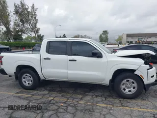 2022 Nissan Frontier S z VIN 1N6ED1EJ7NN608316, wystawiony jako IAAI lot #42047047 z przebiegiem 33 896 mil mil oraz . Historia ofert i sprzedaży dostępna na DreamBid. Obrazek 13.