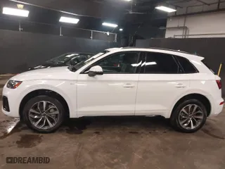 2024 Audi Q5 S line Premium with VIN WA1GAAFY8R2116024, listed as a IAAI auction lot 41628404 with 4,966 mi miles. Bid and sale history available at carsss.com. Image 13.