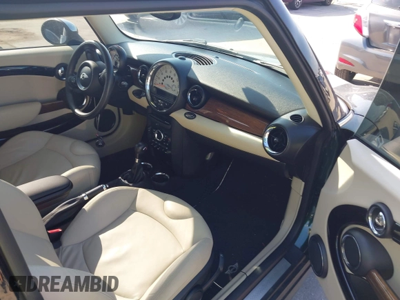 2012 MINI Hardtop S with VIN WMWSV3C50CT388026, listed as a IAAI auction lot 42093542 with 51,308 mi miles and . Bid and sale history available at DreamBid. Image 5.