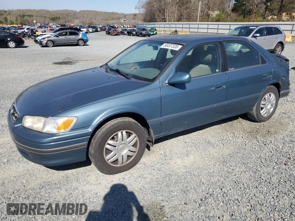 2001 Toyota Camry CE with VIN 4T1BG22K81U768006, listed as a Copart auction lot 50497335 with 187,898 mi miles and Salvage Title. Bid and sale history available at carsss.com. Image 1.
