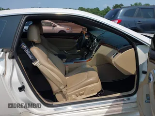 2012 Cadillac CTS Premium z VIN 1G6DP1E3XC0108543, wystawiony jako IAAI lot #42413547 z przebiegiem 80 570 mil mil oraz . Historia ofert i sprzedaży dostępna na DreamBid. Obrazek 5.