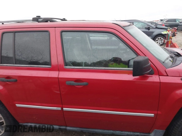 2009 Jeep Patriot z VIN 1J8FT48B39D184279, wystawiony jako IAAI lot #41580351 z przebiegiem 205 118 mil mil oraz . Historia ofert i sprzedaży dostępna na DreamBid. Obrazek 13.
