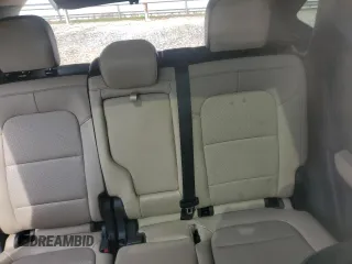 2020 Ford Escape Titanium z VIN 1FMCU9J9XLUB57675, wystawiony jako Copart lot #57777795 z przebiegiem Nie podano mil oraz Szkoda całkowita • Salvage title. Historia ofert i sprzedaży dostępna na DreamBid. Obrazek 10.