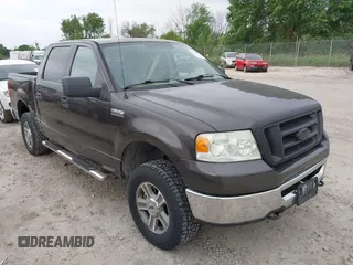2006 Ford F-150 XLT z VIN 1FTPW14506KA91177, wystawiony jako IAAI lot #42493781 z przebiegiem 209 191 mil mil oraz . Historia ofert i sprzedaży dostępna na DreamBid. Obrazek 1.