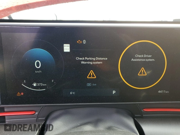 2025 Hyundai Kona Limited with VIN KM8HECA39SU193304, listed as a Copart auction lot 81146144 with 4,411 mi miles and Salvage Title. Bid and sale history available at DreamBid. Image 9.