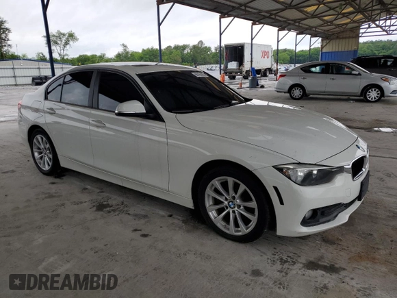 2016 BMW 3 Series 320i xDrive z VIN WBA8E5G55GNT41469, wystawiony jako Copart lot #56165005 z przebiegiem Nie podano mil oraz Czysty tytuł • Clean title. Historia ofert i sprzedaży dostępna na DreamBid. Obrazek 4.