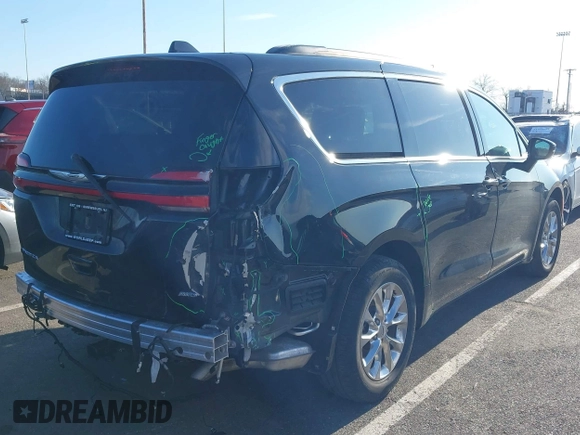 2022 Chrysler Pacifica Touring L z VIN 2C4RC3BG7NR227967, wystawiony jako IAAI lot #41620189 z przebiegiem 33 052 mil mil oraz . Historia ofert i sprzedaży dostępna na DreamBid. Obrazek 4.