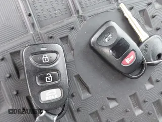 2017 Hyundai Elantra SE z VIN 5NPD74LF8HH209490, wystawiony jako IAAI lot #42016444 z przebiegiem 80 923 mil mil oraz . Historia ofert i sprzedaży dostępna na DreamBid. Obrazek 11.
