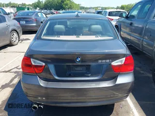2008 BMW 3 Series 328i z VIN WBAVA37568NL46961, wystawiony jako IAAI lot #42220399 z przebiegiem 116 823 mil mil oraz . Historia ofert i sprzedaży dostępna na DreamBid. Obrazek 16.