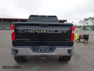 2019 Chevrolet Silverado 1500 LTZ with VIN 3GCUYGED9KG160780, listed as a IAAI auction lot 41574991 with 118,450 mi miles. Bid and sale history available at carsss.com. Image 16.