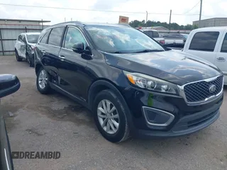 2016 Kia Sorento LX z VIN 5XYPGDA50GG112670, wystawiony jako IAAI lot #42170870 z przebiegiem 165 053 mil mil oraz . Historia ofert i sprzedaży dostępna na DreamBid. Obrazek 1.
