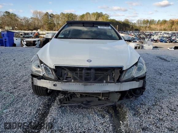 2011 Mercedes-Benz E 550 with VIN WDDKK7CF9BF073028, listed as a Copart auction lot 47427755 with 158,573 mi miles and Salvage Title. Bid and sale history available at DreamBid. Image 5.