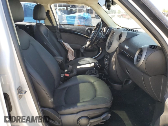 2011 MINI Countryman with VIN WMWZB3C55BWM00224, listed as a Copart auction lot 51319055 with 182,840 mi miles and Non Repairable. Bid and sale history available at DreamBid. Image 7.