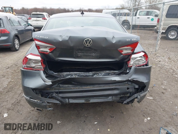 2015 Volkswagen Passat 2.0L TDI SEL Premium with VIN 1VWCV7A34FC094467, listed as a IAAI auction lot 42030825 with 184,517 mi miles. Bid and sale history available at carsss.com. Image 16.