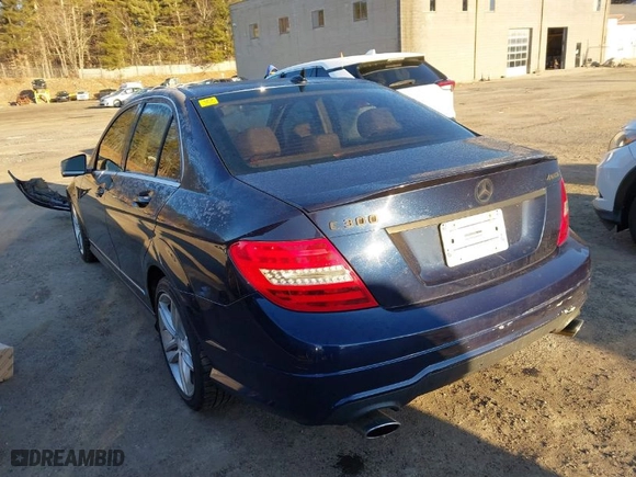 2013 Mercedes-Benz C-Class C 300 Sport with VIN WDDGF8AB4DA803007, listed as a IAAI auction lot 41750945 with 161,677 mi miles. Bid and sale history available at carsss.com. Image 15.