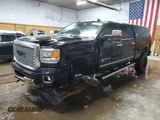 2015 GMC Sierra 3500HD Denali z VIN 1GT424E89FF530281, wystawiony jako Copart lot #49683995 z przebiegiem 212 606 mil mil oraz Czysty tytuł • Clean title. Historia ofert i sprzedaży dostępna na DreamBid. Obrazek 1.