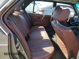 1985 BMW 7 Series 735i с VIN WBAFH8402F0638431, выставлен на аукционе Copart как лот 82026114 с пробегом 98 137 миль миль и Списание • Salvage title. История ставок и продаж доступна на DreamBid. Изображение 10.