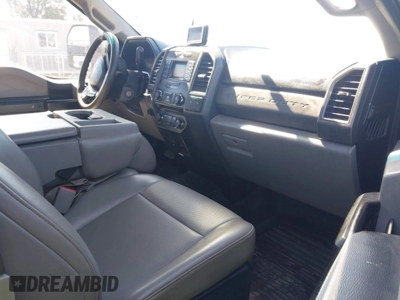 2017 Ford F-250 XL z VIN 1FD7X2A62HEB54633, wystawiony jako IAAI lot #42272440 z przebiegiem 76 521 mil mil oraz . Historia ofert i sprzedaży dostępna na DreamBid. Obrazek 5.