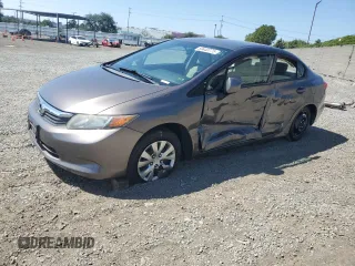 2012 Honda Civic LX z VIN 2HGFB2F5XCH517276, wystawiony jako Copart lot #59443775 z przebiegiem 98 749 mil mil oraz Szkoda całkowita • Salvage title. Historia ofert i sprzedaży dostępna na DreamBid. Obrazek 1.