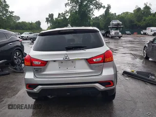 2018 Mitsubishi Outlander ES z VIN JA4AP3AU3JU004874, wystawiony jako IAAI lot #42506653 z przebiegiem 67 052 mil mil oraz . Historia ofert i sprzedaży dostępna na DreamBid. Obrazek 16.