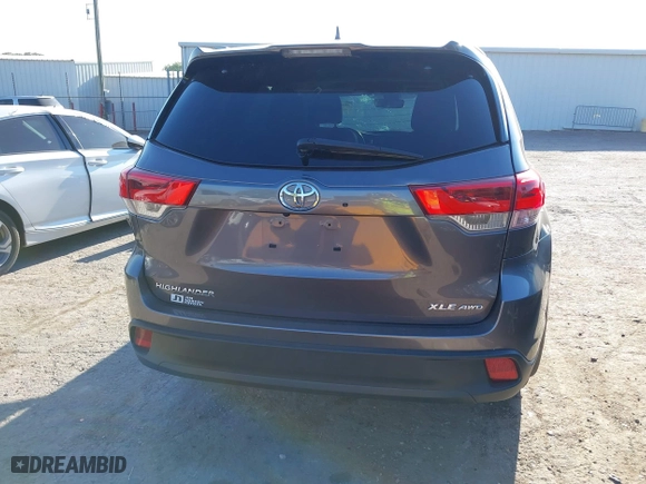 2019 Toyota Highlander SE with VIN 5TDJZRFH7KS950268, listed as a IAAI auction lot 40516162 with 37,868 mi miles. Bid and sale history available at carsss.com. Image 16.