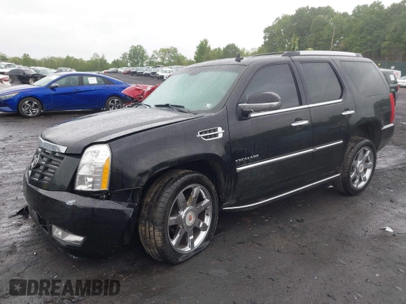 2012 Cadillac Escalade Luxury z VIN 1GYS4BEF1CR101807, wystawiony jako IAAI lot #42318114 z przebiegiem 209 071 mil mil oraz . Historia ofert i sprzedaży dostępna na DreamBid. Obrazek 17.