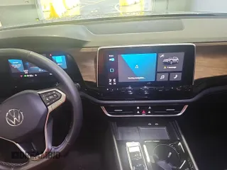 2024 Volkswagen Atlas SE z VIN 1V2HR2CAXRC564175, wystawiony jako IAAI lot #42785455 z przebiegiem 14 479 mil mil oraz . Historia ofert i sprzedaży dostępna na DreamBid. Obrazek 17.