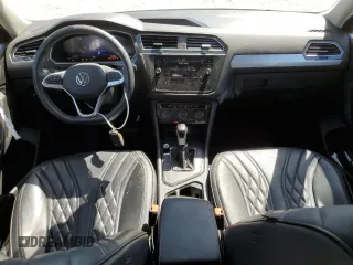 2024 Volkswagen Tiguan S z VIN 3VVRB7AX5RM151188, wystawiony jako Copart lot #55497675 z przebiegiem Nie podano mil oraz Szkoda całkowita • Salvage title. Historia ofert i sprzedaży dostępna na DreamBid. Obrazek 8.